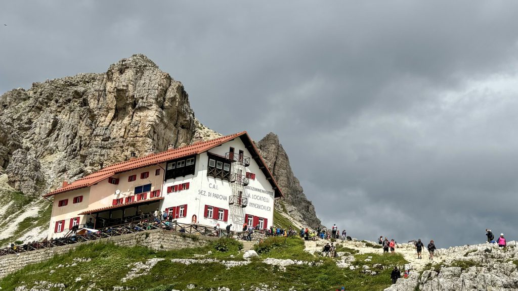 Rifugio Locatelli (Locatelli hut). Majestic Dolomites